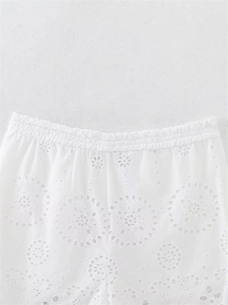 2025 Women's New Shorts Summer White Cutout Sexy Shorts Embroidered Trims Casual Fashion Personality Versatile