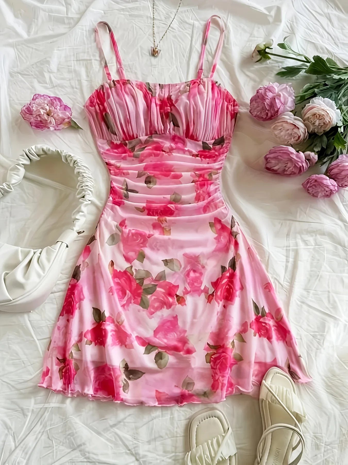 Women Summer Dresses 2025 New Sexy and Fashion Dress Romantic Field Simple Simple Elegant Dress