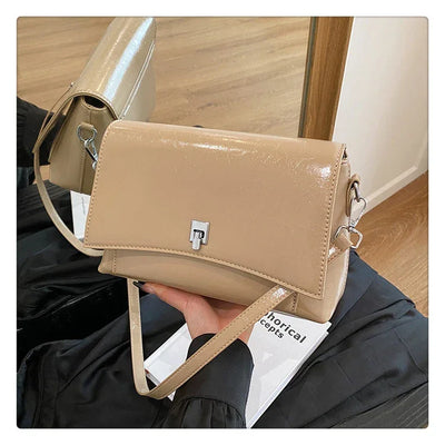 Luxury Brand Handbag For Women In Premium Leather Featuring Elegant Messenger Design And Durable Build