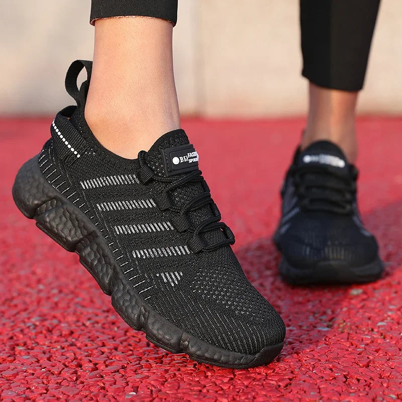 Women's Running Shoes Breathable Mesh Fabric Fashionable Sneakers Lightweight Casual Versatile Luxurious Men's Tennis Flat Shoes
