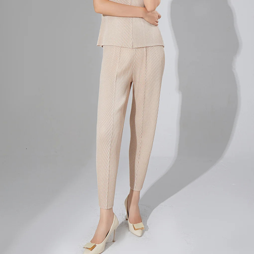 Hot Selling Pants for Women Niche Design Fish Scale Pleats Elastic Waist Fashionable and Versatile Nine-point Miyake Casual