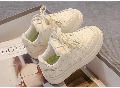 Kids Sports Shoes Non-slip Soft Sole Boys Girls Casual Shoes White Trendy 2025 New Fashion Children Sneakers Breathable Comfort