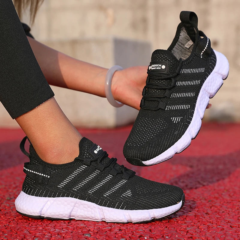 Women's Running Shoes Breathable Mesh Fabric Fashionable Sneakers Lightweight Casual Versatile Luxurious Men's Tennis Flat Shoes