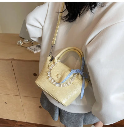 2025 New Designer Hand Carved Shoulder Bag Stylish Textured Crossbody Purse for Women Elegant Handheld Tote Fashionable
