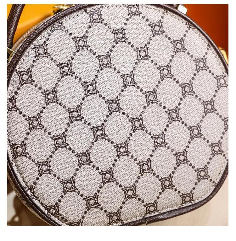 Elegant Handbag For Women In Genuine Leather, Crossbody And Shoulder Bag With Chic Detailing, By Famous Luxury Designer