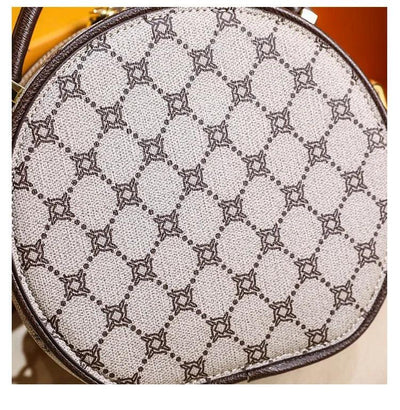 Elegant Handbag For Women In Genuine Leather, Crossbody And Shoulder Bag With Chic Detailing, By Famous Luxury Designer