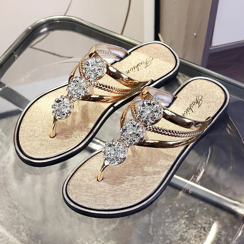 Women's Flip Flops Outdoor Sandals Anti-Slip Flat Bottom Pedal Beach Shoes Comfortable Slip-On Summer Footwear