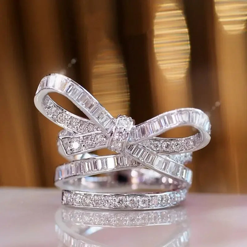 Luxury Bow Design Rings for Women Wedding Jewelry Fashion Bridal Ring Shiny Zircon Ring Geometric Crystal Accessories