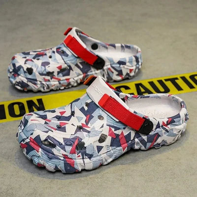New Men's Clogs Slippers Sandal Men Garden Shoes Flat Camouflage Sandals Male Sneakers Outdoor Flip Flops Home Clogs