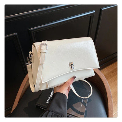 Luxury Brand Handbag For Women In Premium Leather Featuring Elegant Messenger Design And Durable Build