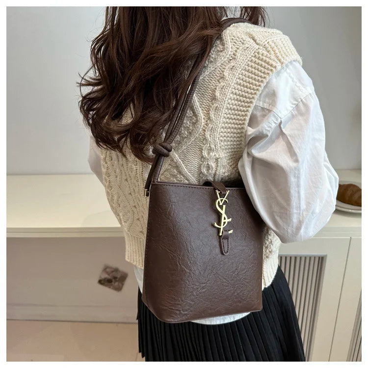 Limited edition designer handbag for ladies, 2025 new style tote bag with light luxury and unique high-end style crossbody bag