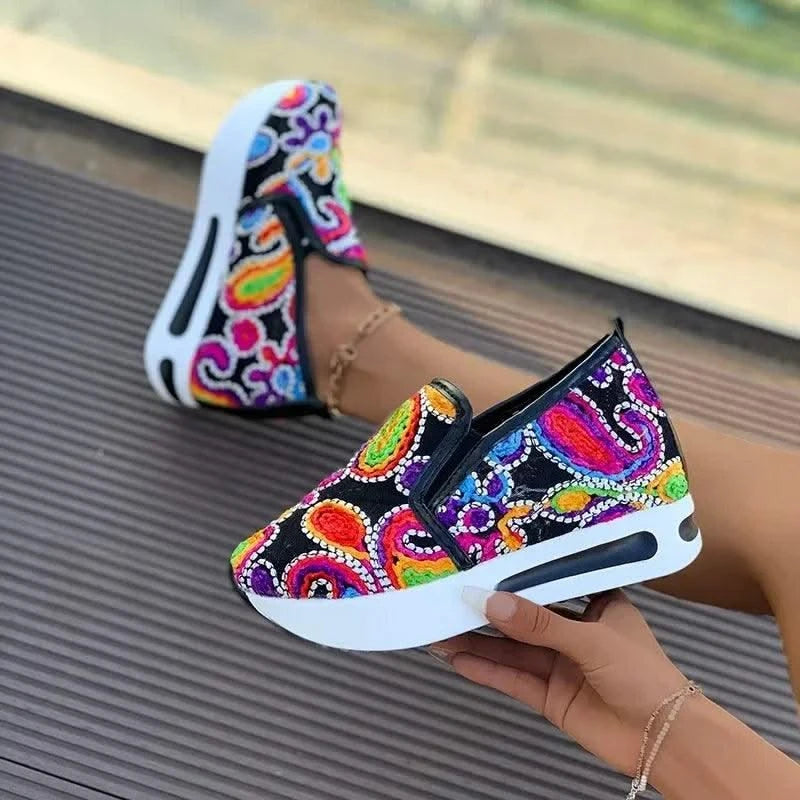 Women's Wedge Shoes New Spring Autumn Fashion Round Toe Floral Pattern Embroidery Mesh Platform Sneakers Increase Height Shoes