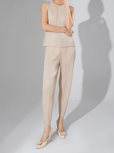 Hot Selling Pants for Women Niche Design Fish Scale Pleats Elastic Waist Fashionable and Versatile Nine-point Miyake Casual