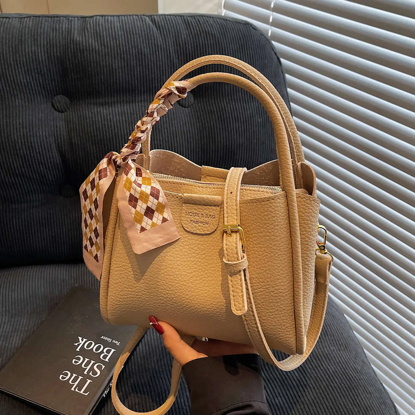 2025 New Women's Handbag Trendy Bucket Bag Luxury Stylish Shoulder Bag Crossbody Purse Versatile Casual Tote Designer Ladies