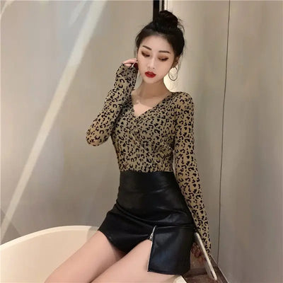 Women's T Shirts 2024 Female Tops Sexy V Neck with Print Clothes Pink Tshirts Y 2k Harajuku Xxl Emo Coquett Fitted Designer Tees