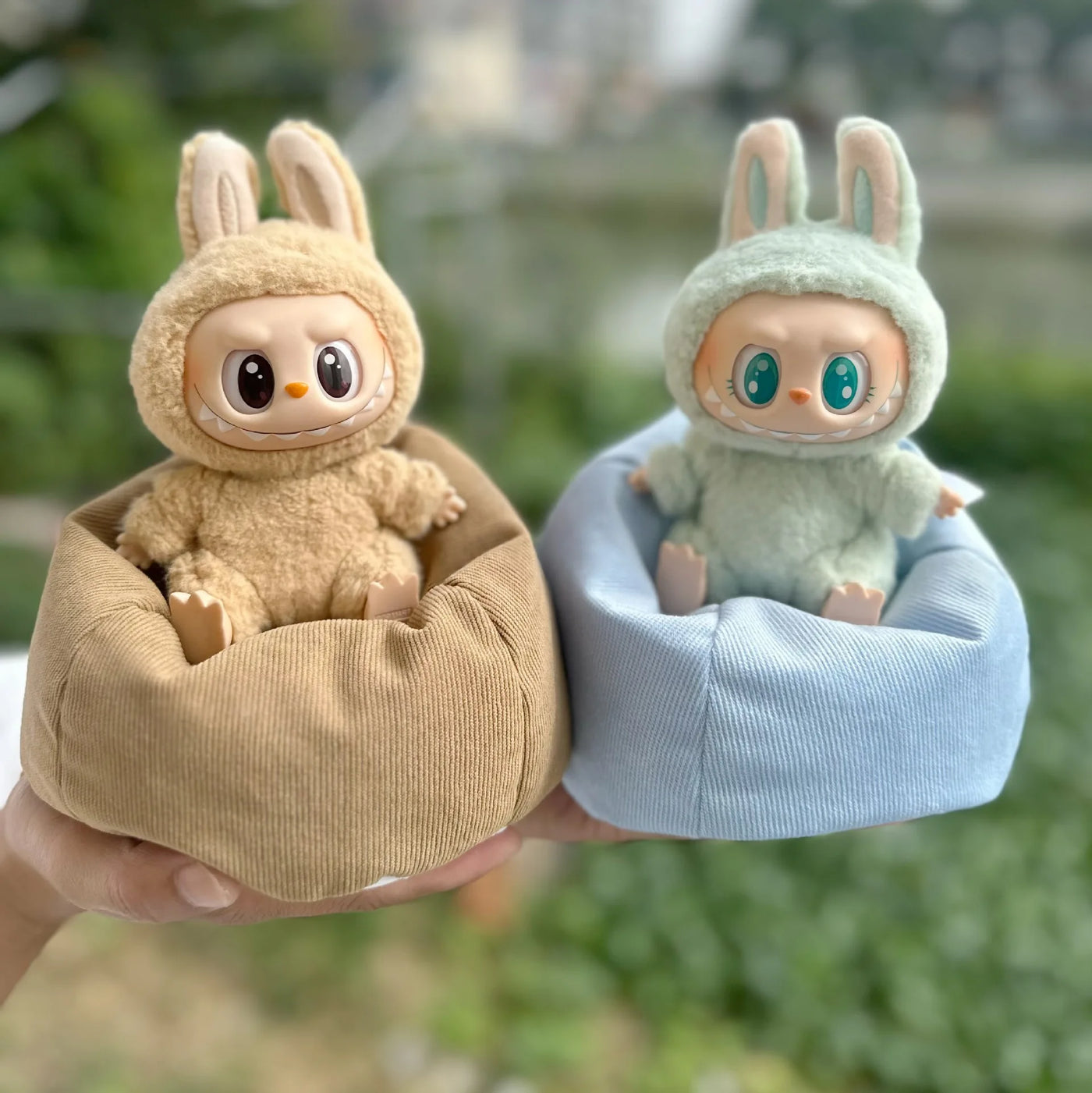 Sofa only] Second-generation Labub sitting party series doll sofa LABUBU car mini sofa bed
