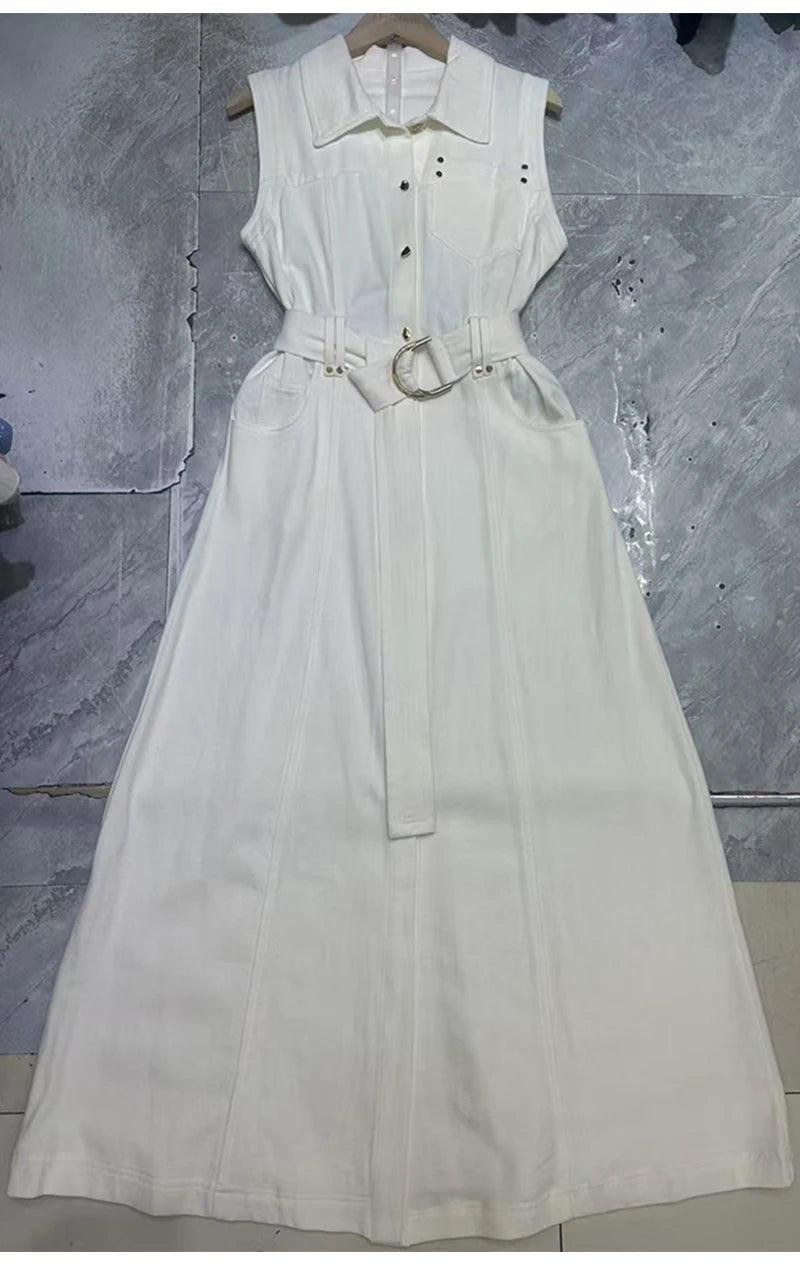 Retro fashion denim dress 2025 summer new elegant sleeveless single-breasted lapel with belt waist A long skirt.