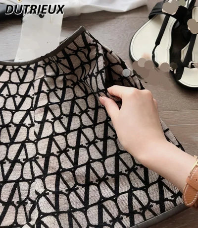 2024 Summer New Slim Fit Waist Slimming Jacquard Ladies Casual Shorts Female High Waist Package Hip Hot Pants for Women