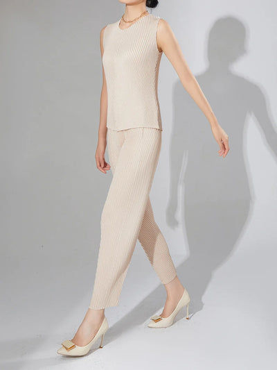 Hot Selling Pants for Women Niche Design Fish Scale Pleats Elastic Waist Fashionable and Versatile Nine-point Miyake Casual