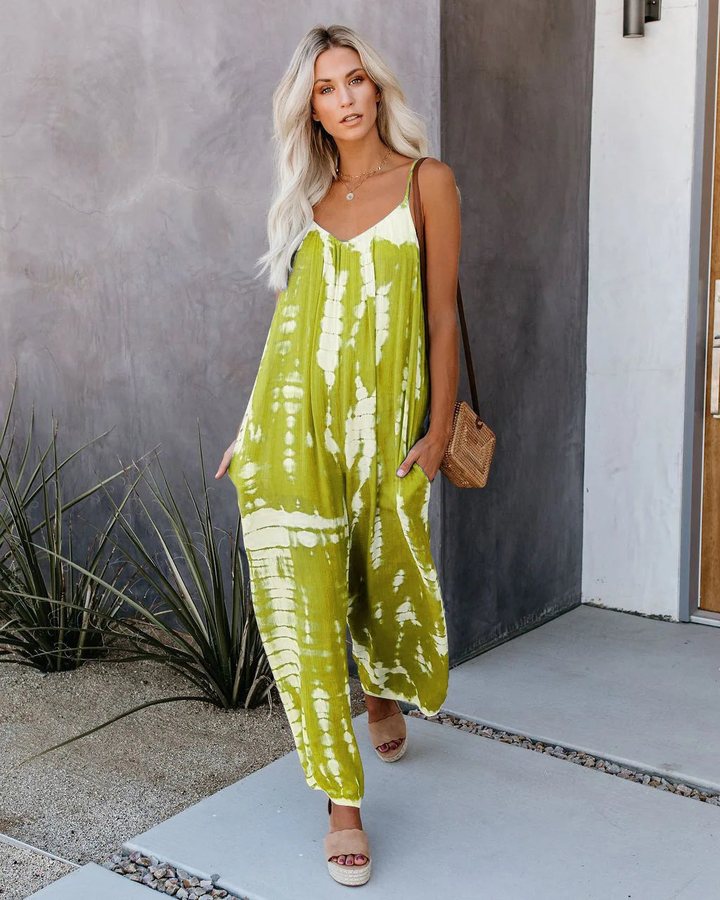 Women's jumpsuit 2023 new women's clothing wholesale Russian European and American suspender sexy wide leg pants