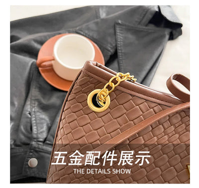 Famous Designer Women's Handbag In Soft Leather, Elegant Crossbody-Bag With Adjustable Strap, Classic Luxury Style