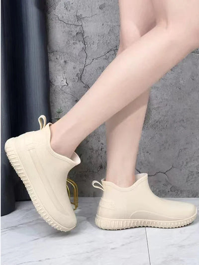 Women's Rain Boots Are Fashionable, Lightweight, Thick Soled, Wear-resistant, Rainproof, and Slip Resistant When Worn Externally