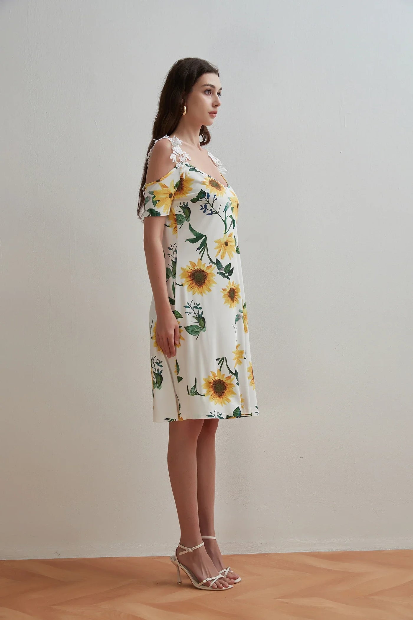 Women'S Elegant Dresses 2025 Summer New Women's Fashionable Lace V-neck classic style Dress Summer Casual Bohemian Daily dress