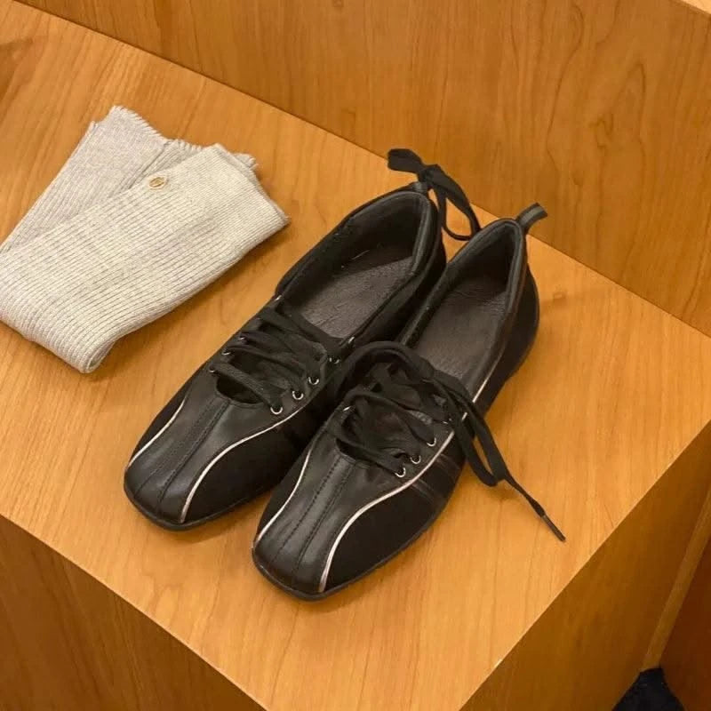 Women's lace-up retro casual ballet style flats Comfortable lightweight sneakers