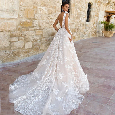 Customized Bridal Gown A-line Tulle Appliques Lace Wedding Dress V-neck Sleeveless Exquisite High Quality Backless Dresses Women