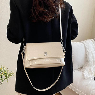 Luxury Brand Handbag For Women In Premium Leather Featuring Elegant Messenger Design And Durable Build