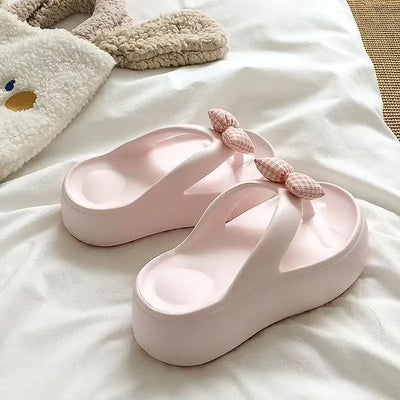 Woman flip flops Popular Design Shoes 2024 trend Casual Platform Sandals non-slip Outdoor slippers Unique features Flat sandals