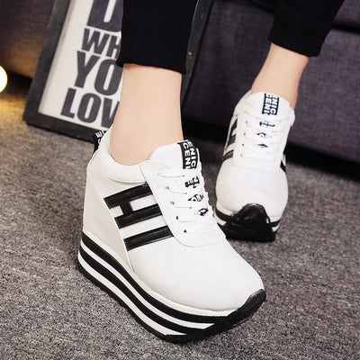 The New Fashion Platform Shoes for Women 2023 Comfortable Non-slip Women Boots Casual Flats Designer Shoes Chunky Sneakers