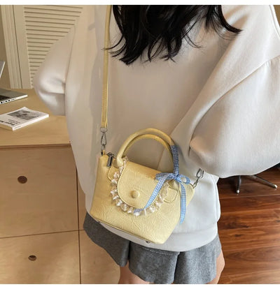 2025 New Designer Hand Carved Shoulder Bag Stylish Textured Crossbody Purse for Women Elegant Handheld Tote Fashionable