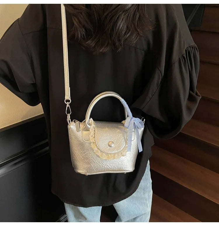 2025 New Designer Hand Carved Shoulder Bag Stylish Textured Crossbody Purse for Women Elegant Handheld Tote Fashionable