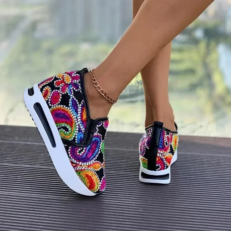 Women's Wedge Shoes New Spring Autumn Fashion Round Toe Floral Pattern Embroidery Mesh Platform Sneakers Increase Height Shoes