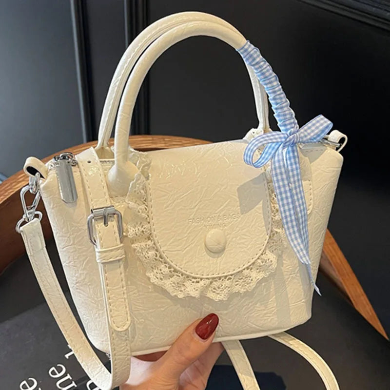 2025 New Designer Hand Carved Shoulder Bag Stylish Textured Crossbody Purse for Women Elegant Handheld Tote Fashionable