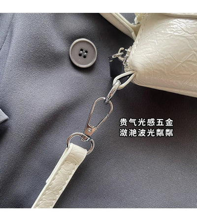 2025 New Designer Hand Carved Shoulder Bag Stylish Textured Crossbody Purse for Women Elegant Handheld Tote Fashionable