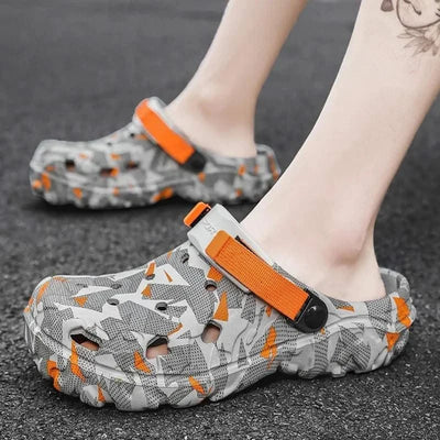 New Men's Clogs Slippers Sandal Men Garden Shoes Flat Camouflage Sandals Male Sneakers Outdoor Flip Flops Home Clogs