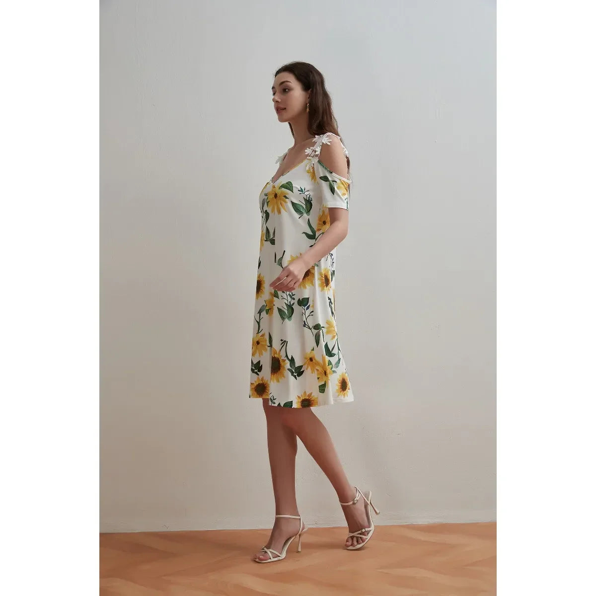Women'S Elegant Dresses 2025 Summer New Women's Fashionable Lace V-neck classic style Dress Summer Casual Bohemian Daily dress