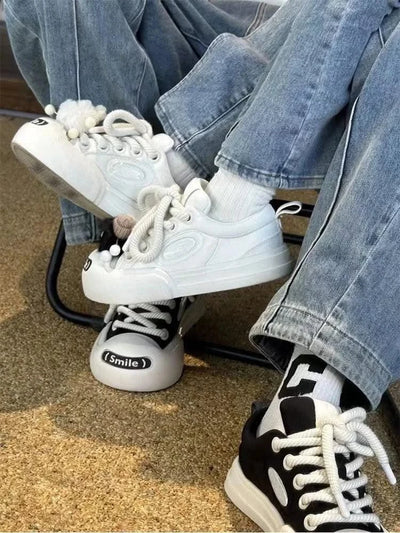 Wide Toe Chunky Sneaker Women Female Designer Platform Vulcanized Shoes Woman Girls Fashion Big Head Casual Ladies Lace Up Shoes