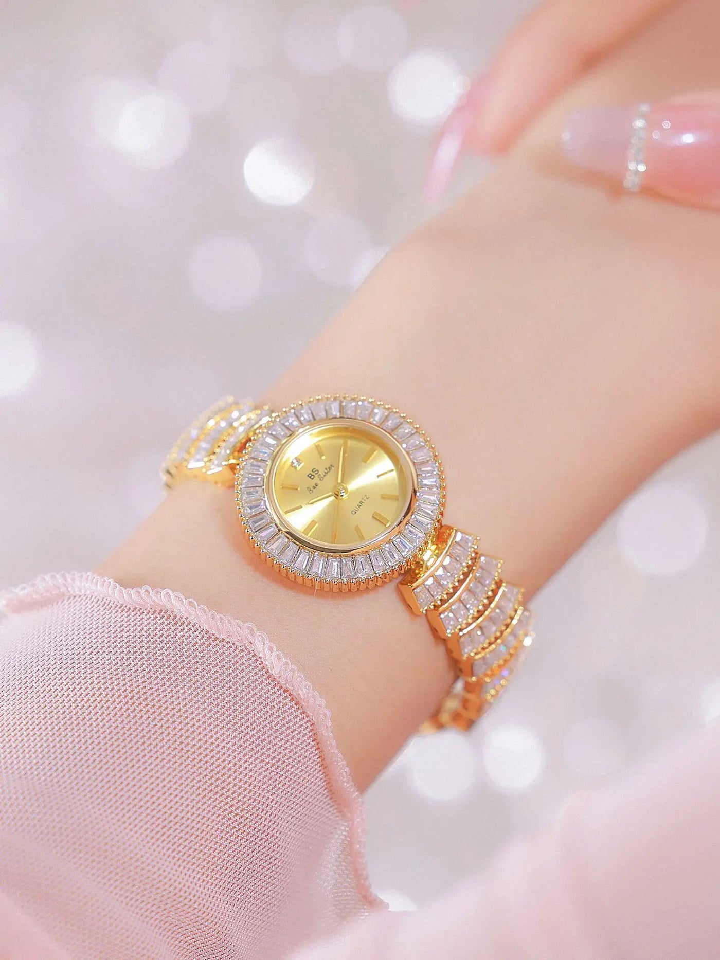 High-end Luxury Woman Watch Full Diamond Gold Silver Bracelet Women Fashion Quartz Wristwatches Ladies Rhinestone Clock