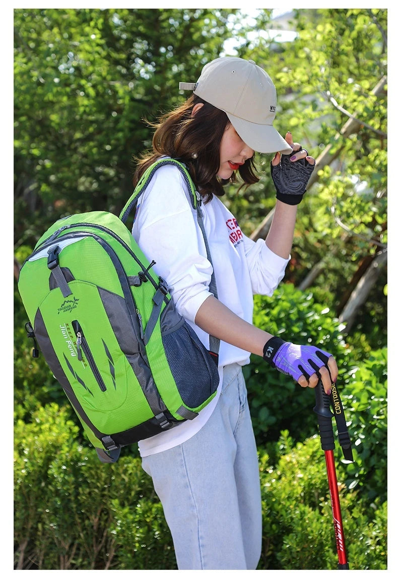 Outdoor Travel Backpack Big Capacity Fashion Travel Backpacks Men Climbing Travel Backpack Classic Sport Travel Backpacks