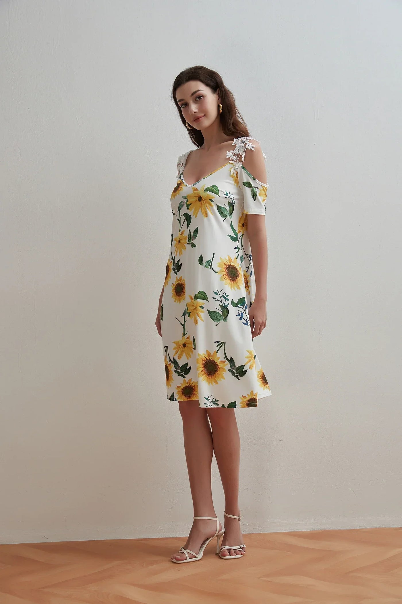 Women'S Elegant Dresses 2025 Summer New Women's Fashionable Lace V-neck classic style Dress Summer Casual Bohemian Daily dress