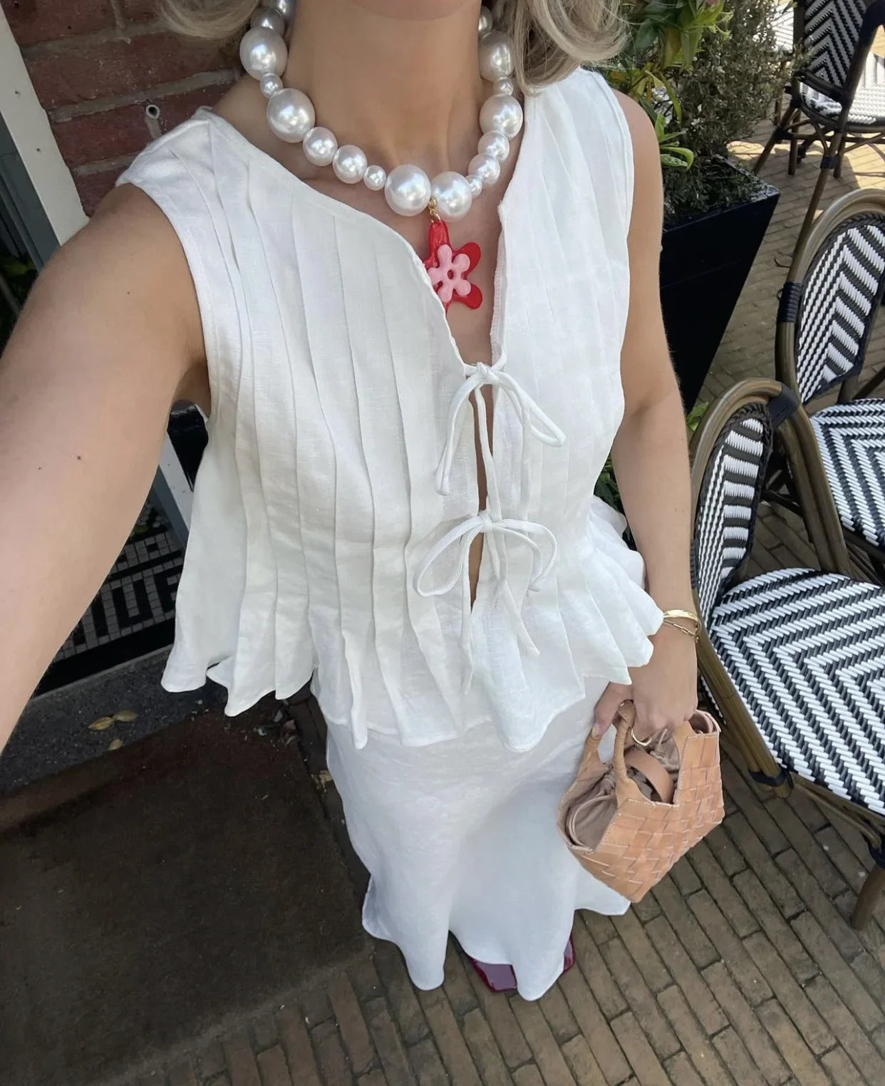 Fashion Bow Lace Up Shirts Women Cotton Linen Hollow Out Sleeveless Pleated Blouses Woman 2025 Summer New Casual Lady White Tops