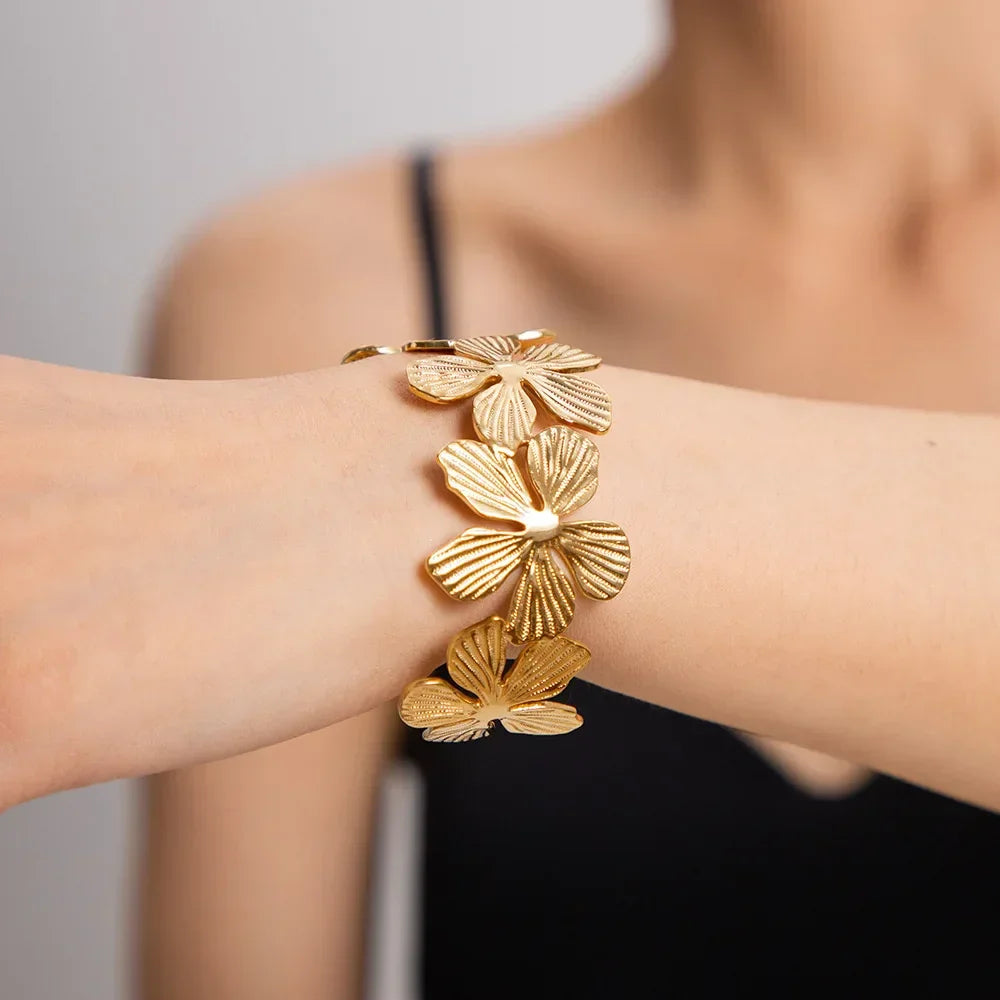 PRISCA | Luxury Designer Woman Flower Bracelet. Stainless Steel.Banquet Party Charms. Retro. New Collection 2024