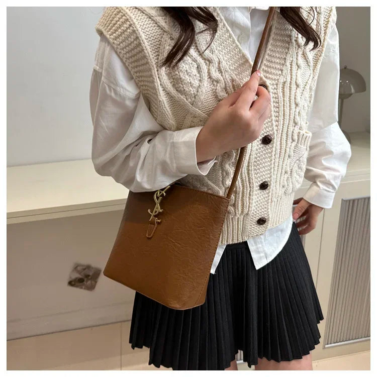 Limited edition designer handbag for ladies, 2025 new style tote bag with light luxury and unique high-end style crossbody bag