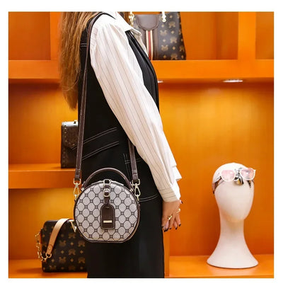 Elegant Handbag For Women In Genuine Leather, Crossbody And Shoulder Bag With Chic Detailing, By Famous Luxury Designer