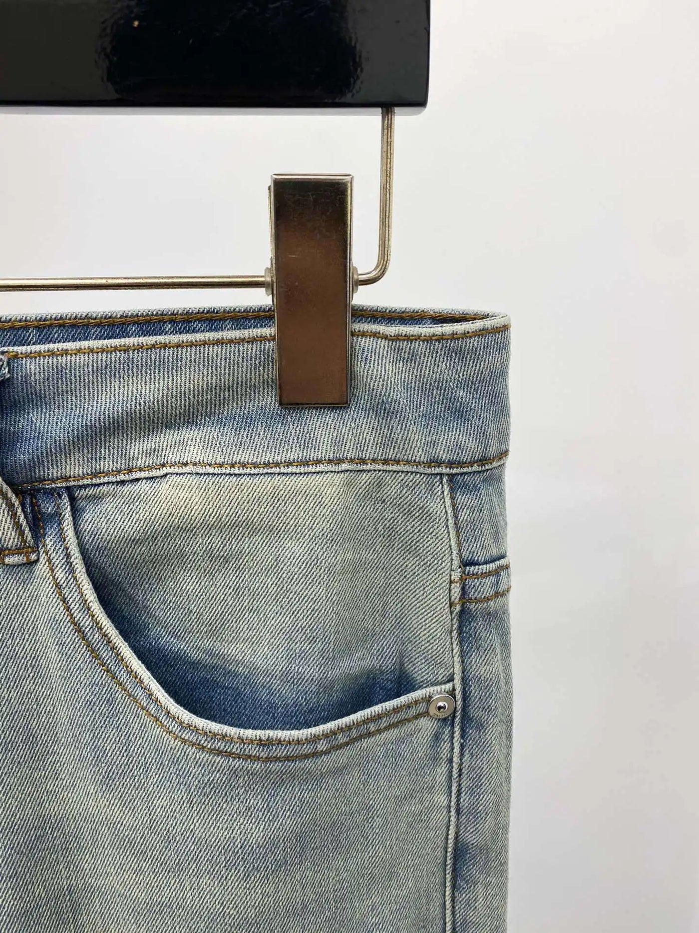 2024 New Ripped Jeans Men's Retro Light Blue Slim-Fitting Small Straight Stretch High-End Affordable Luxury Casual Trousers