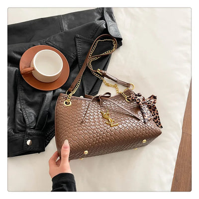 Famous Designer Women's Handbag In Soft Leather, Elegant Crossbody-Bag With Adjustable Strap, Classic Luxury Style