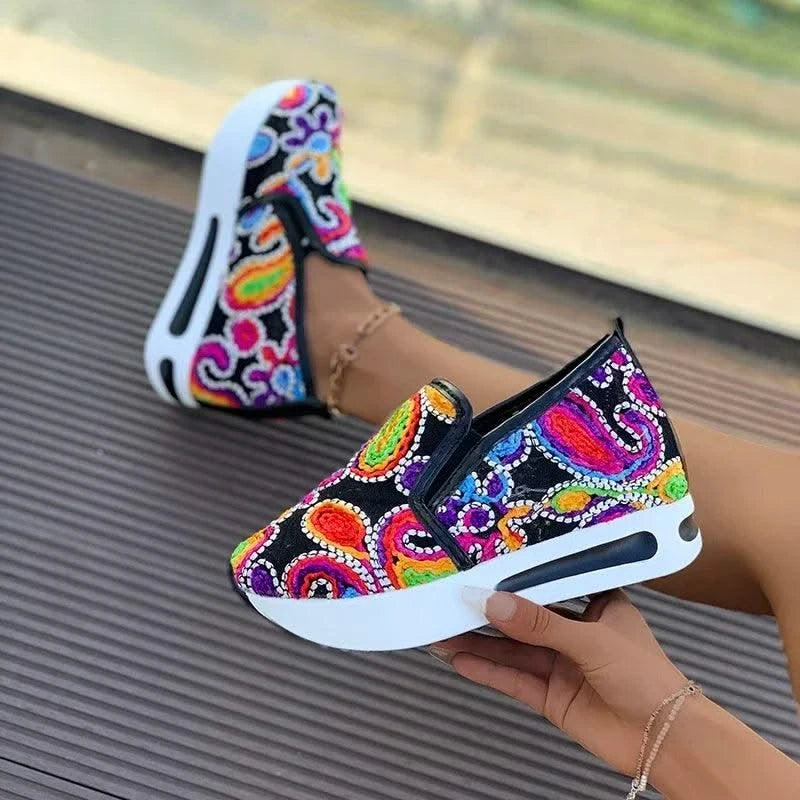 Women's Wedge Shoes New Spring Autumn Fashion Round Toe Floral Pattern Embroidery Mesh Platform Sneakers Increase Height Shoes